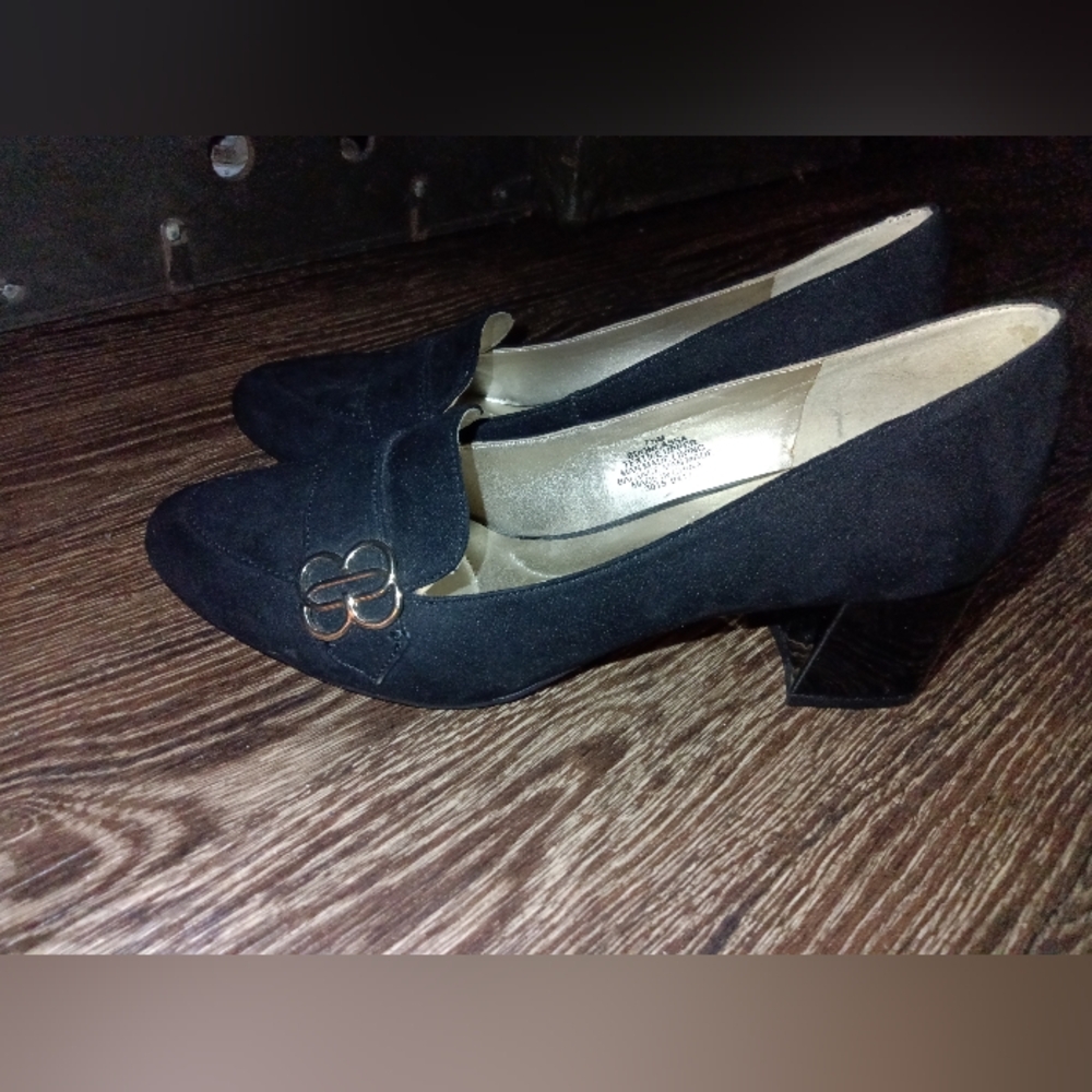 Bandolino Black Loafers with Gold Accent